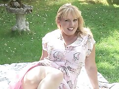 Elsa lleva la cámara ...
