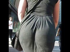 Rubia caliente abre  ...